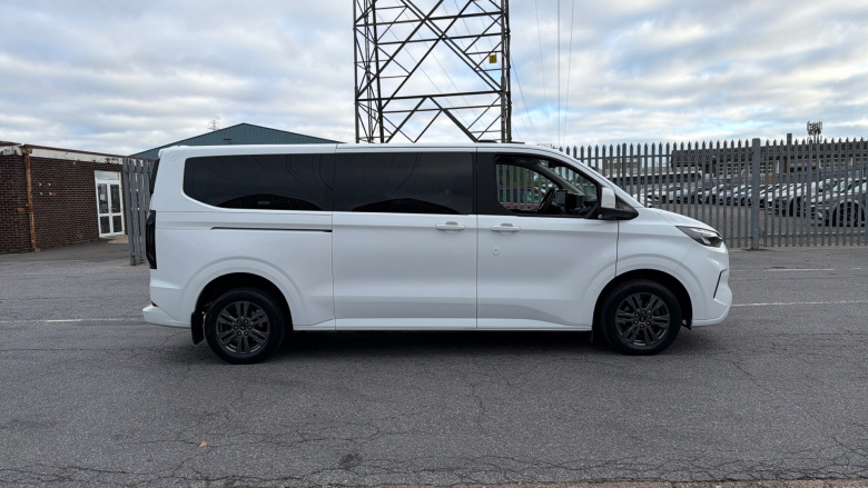Ford Tourneo Custom 320 L2 Diesel Fwd 2.0 EcoBlue 136ps H1 Titanium 8 seater Auto